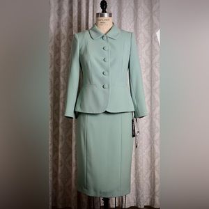 Karl Lagerfeld Paris Skirt Suit, Size 4 NWT